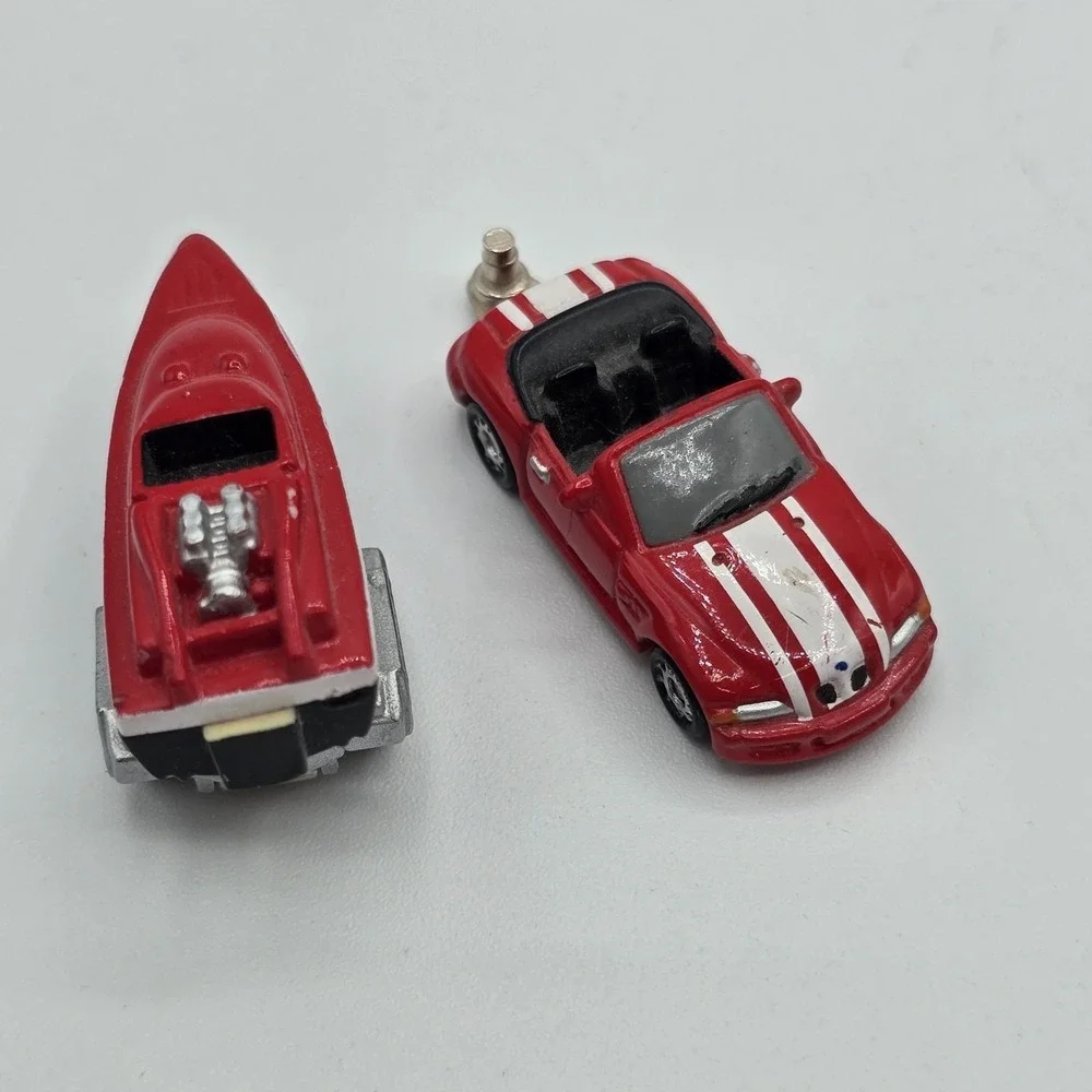 Vtg Micro Machines Mattel 1997 Speed Boat‎ & Car Hauler Red Hot Wheels